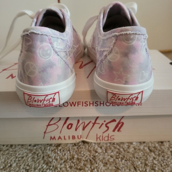 ♥️NWT♥️ MALIBU BLOWFISH GIRLS SNEAKERS - Picture 8 of 10